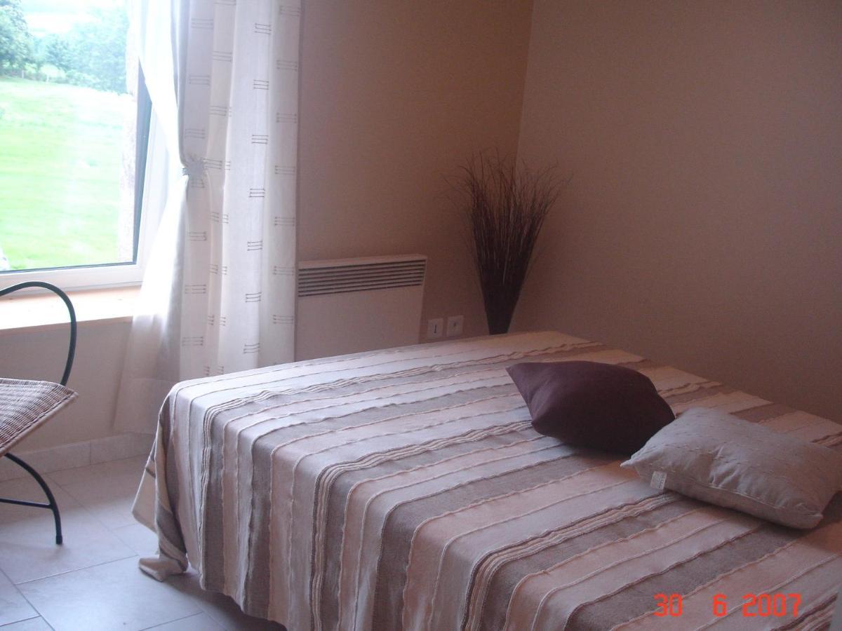 Cosy Chalet With Private Garden In Normandy Isigny-le-Buat Номер фото