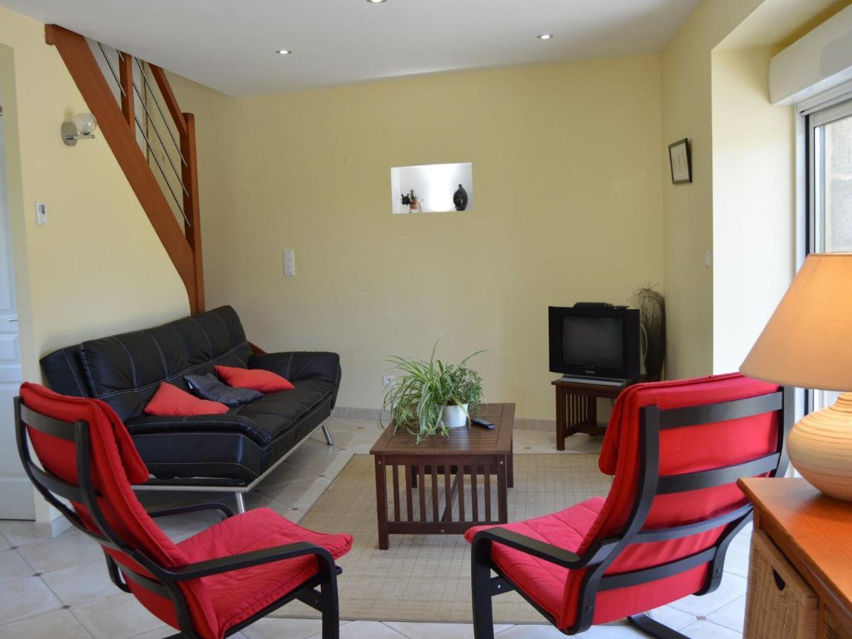 Cosy Chalet With Private Garden In Normandy Isigny-le-Buat Екстер'єр фото